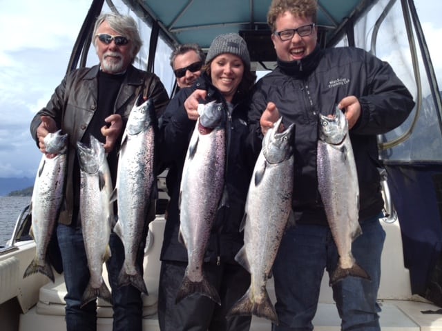 Eddie’s guests were all smiles this weekend with some nice local chinook! 